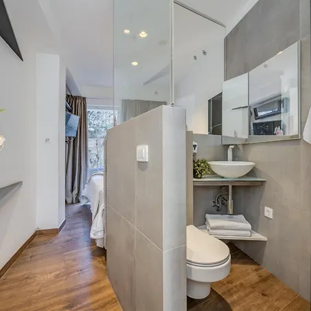 Versi & Note Luxury 4* ספליט