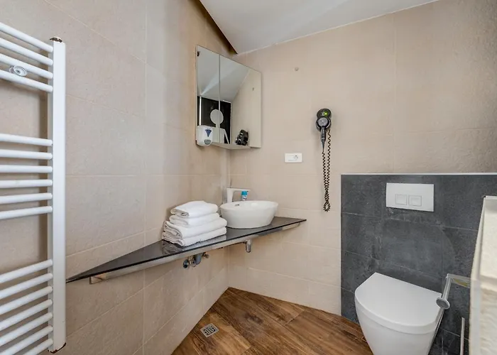 Versi & Note Luxury Affittacamere 4*